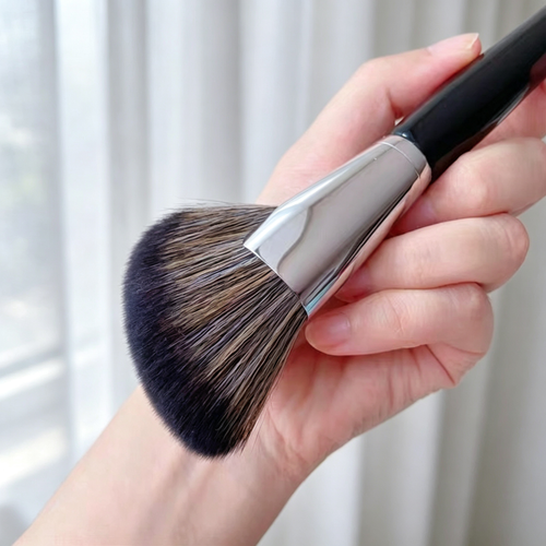 Sickle-Shaped Contour Brush