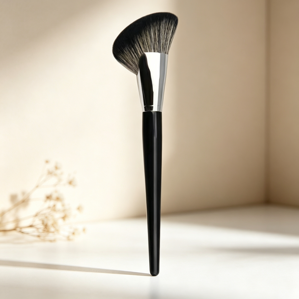 Sickle-Shaped Contour Brush